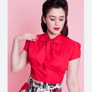 Heart of Haute Estelle blouse vintage style red Satin size XL NWT